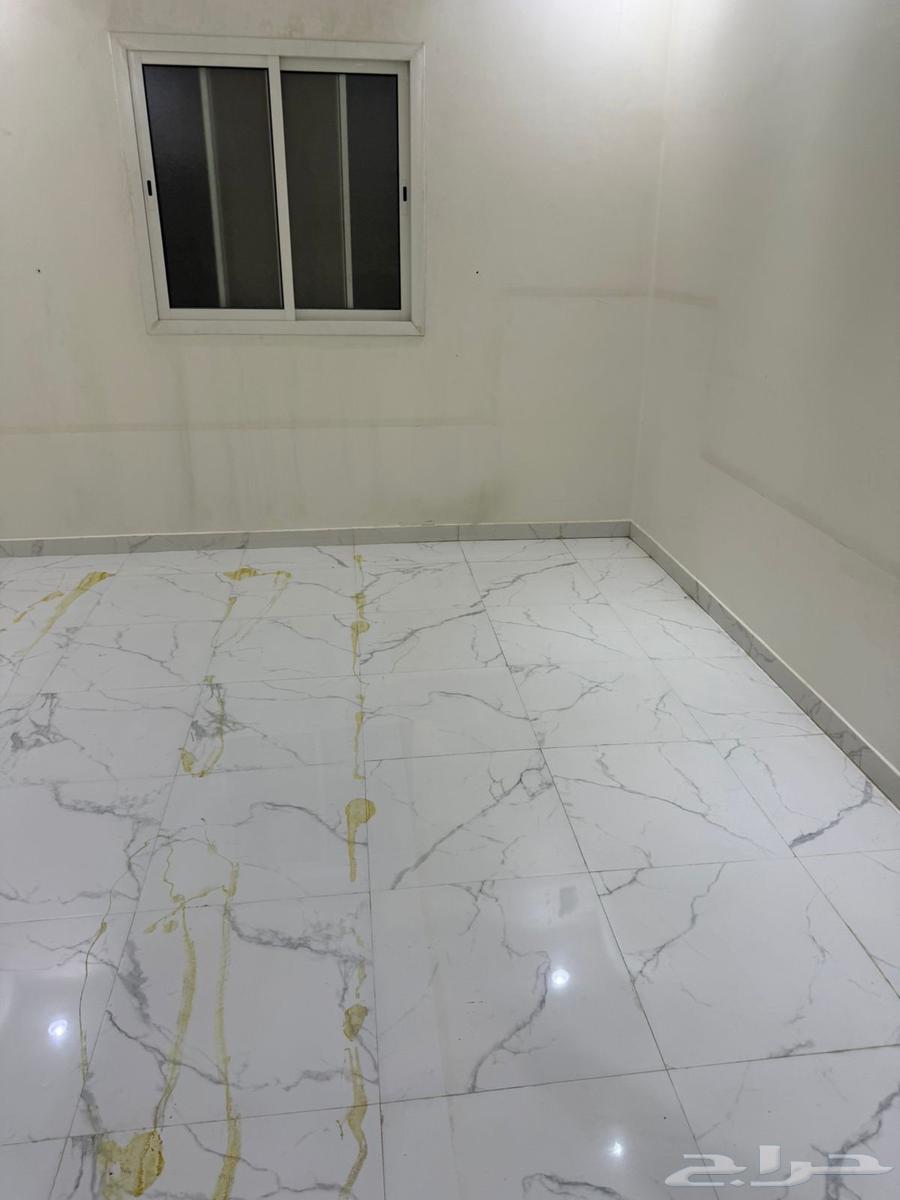 فيلا 5 غرف في الخليج 7