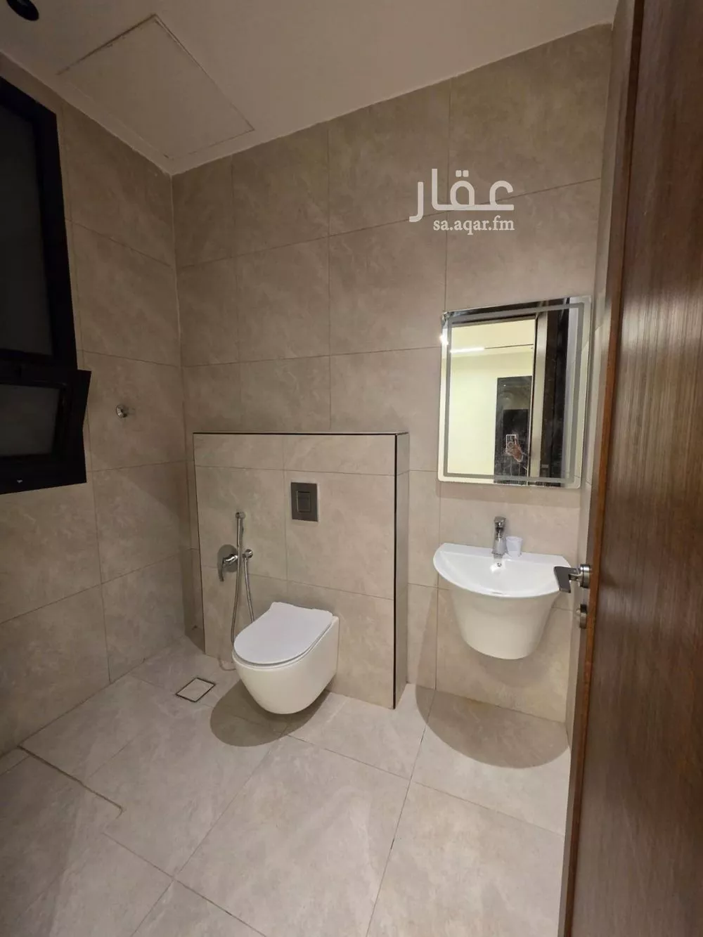 شقة 4 غرف في الملك فيصل 16