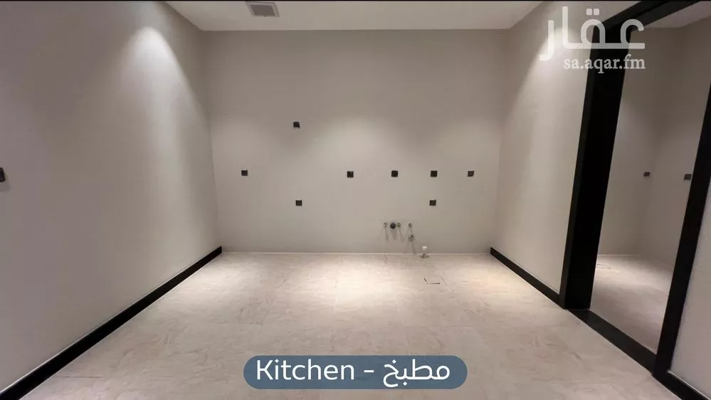 شقة 4 غرف في العارض 8