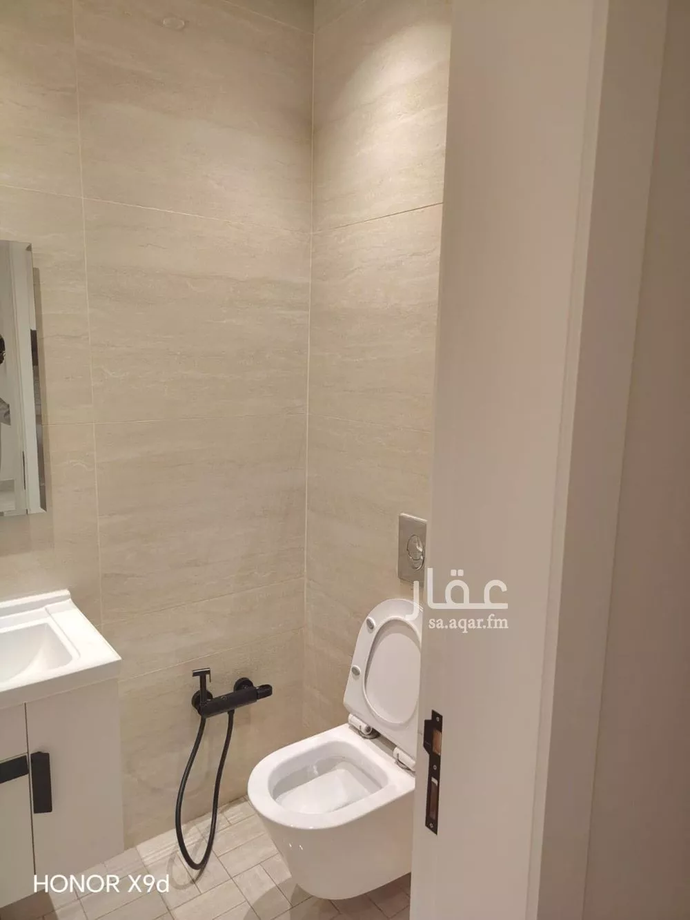 شقة 3 غرف في الملقا 12