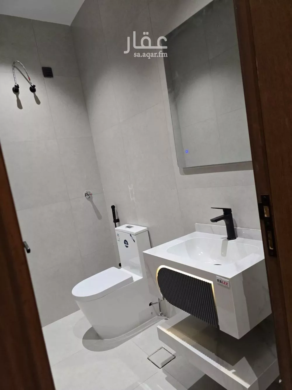 4 bedroom apartment in Al Salamah 14