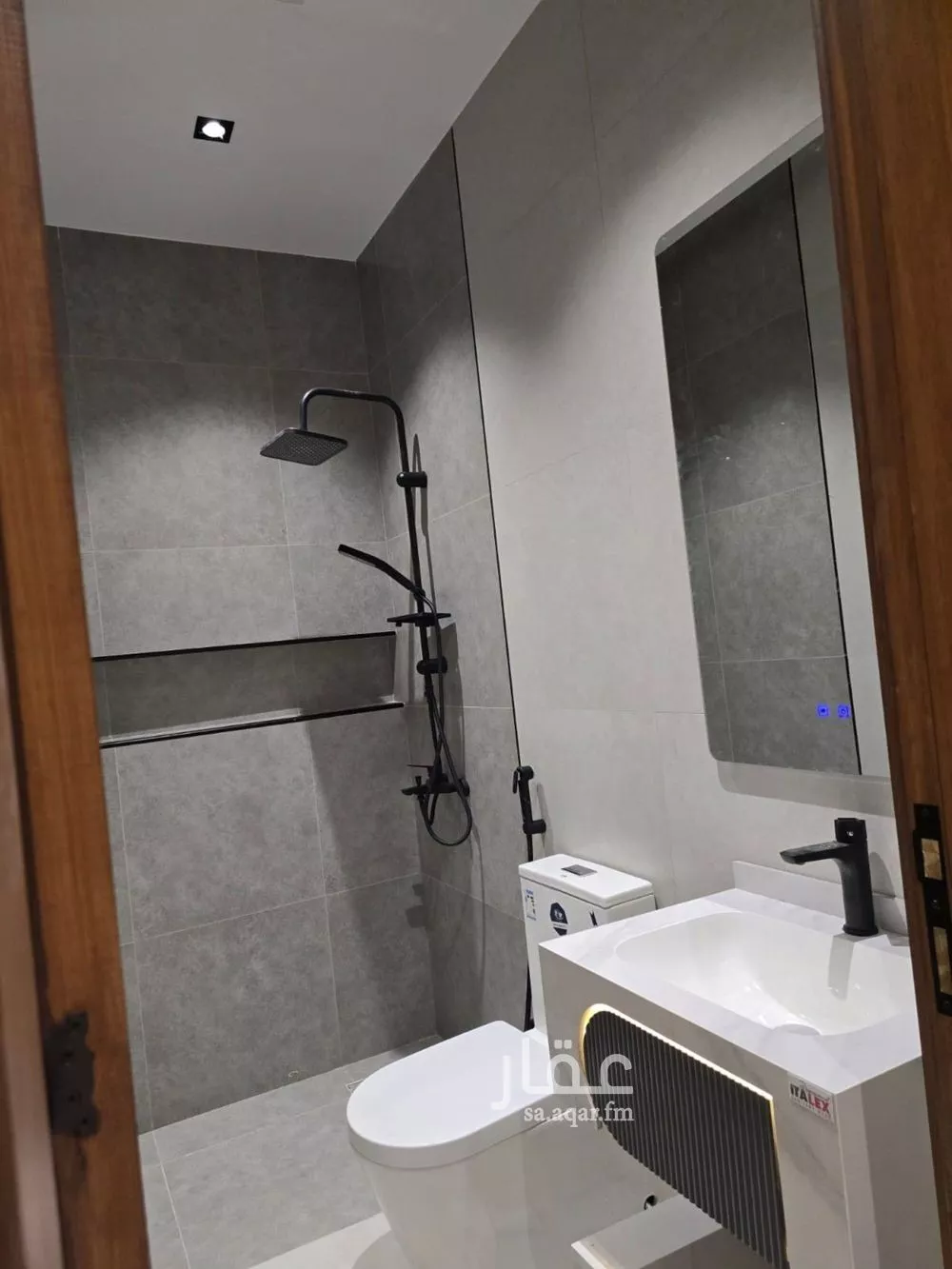 3 bedroom apartment in Al Salamah 8