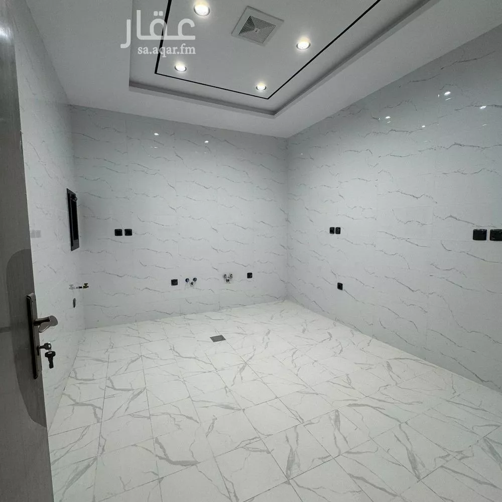 4 bedroom apartment in Al Salamah 7