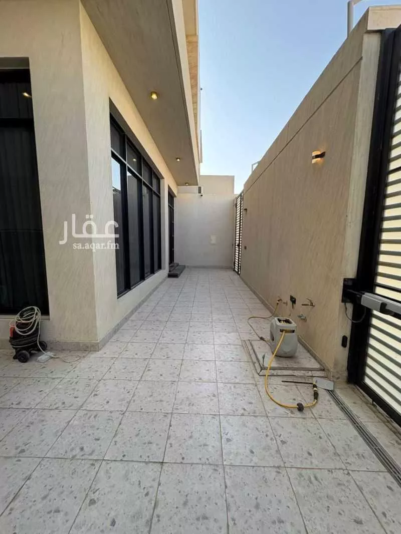 فيلا 8 غرف في النرجس 11