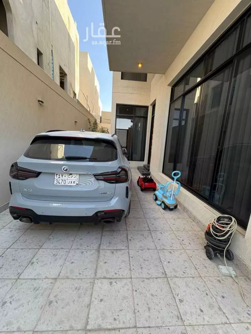 فيلا 8 غرف في النرجس 5