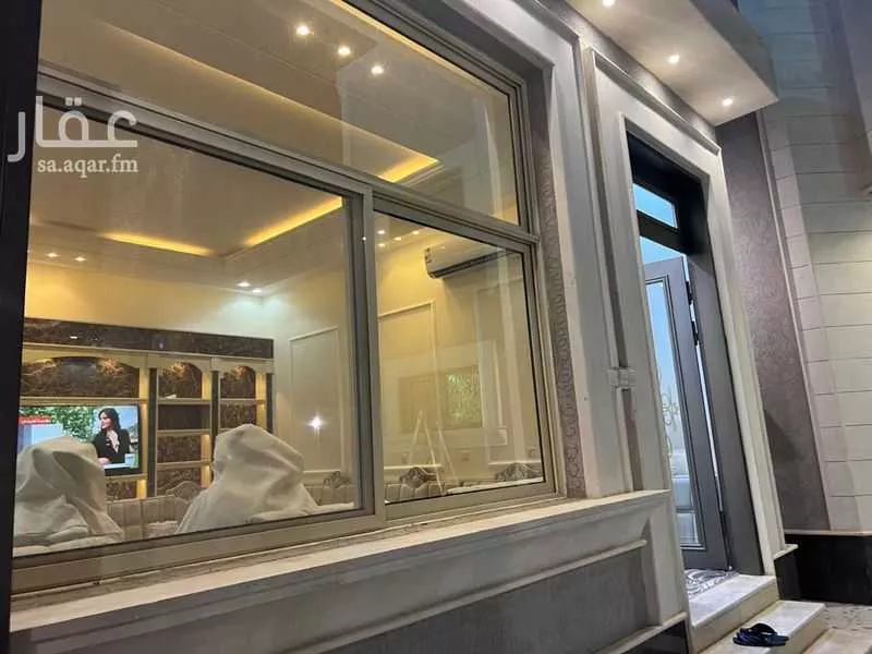 فيلا 10 غرف في العزيزية 3