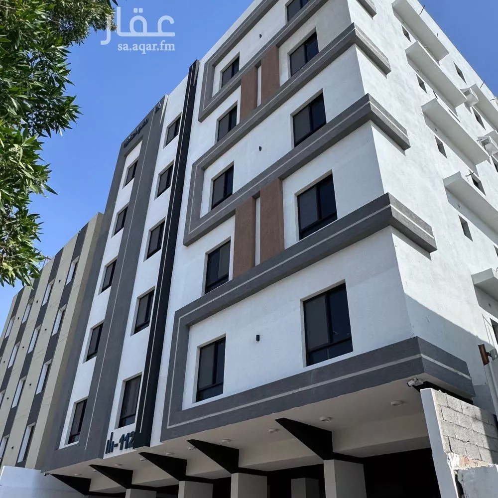 شقة 5 غرف في الصفا 8