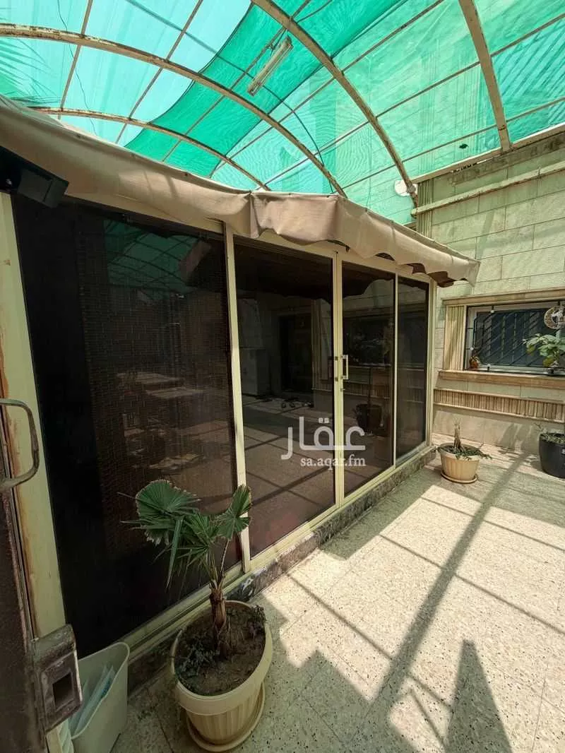 فيلا 7 غرف في المربع 2