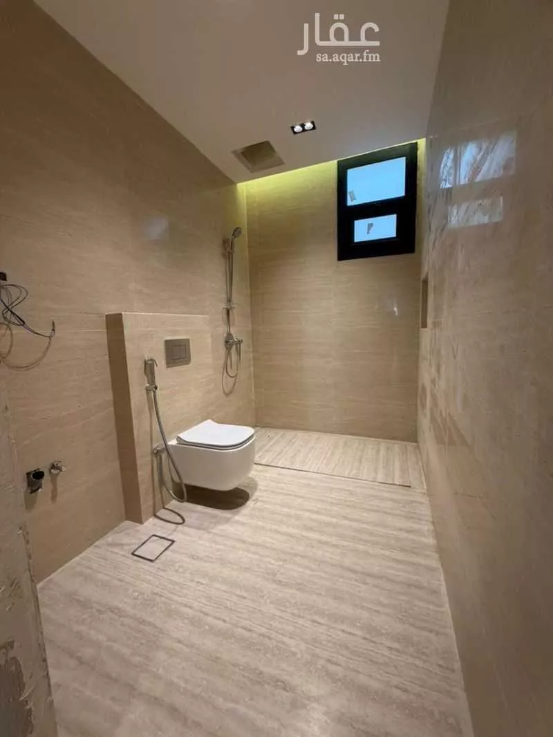 دور 4 غرف في الملك عبدالله 21