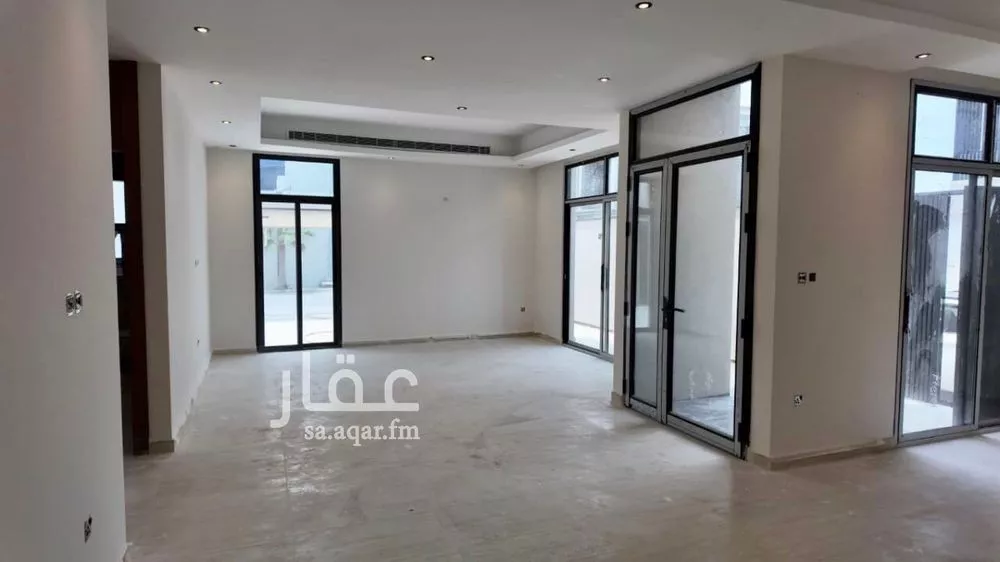 5 bedroom villa in Ar Rakah Al Janubiyah 2
