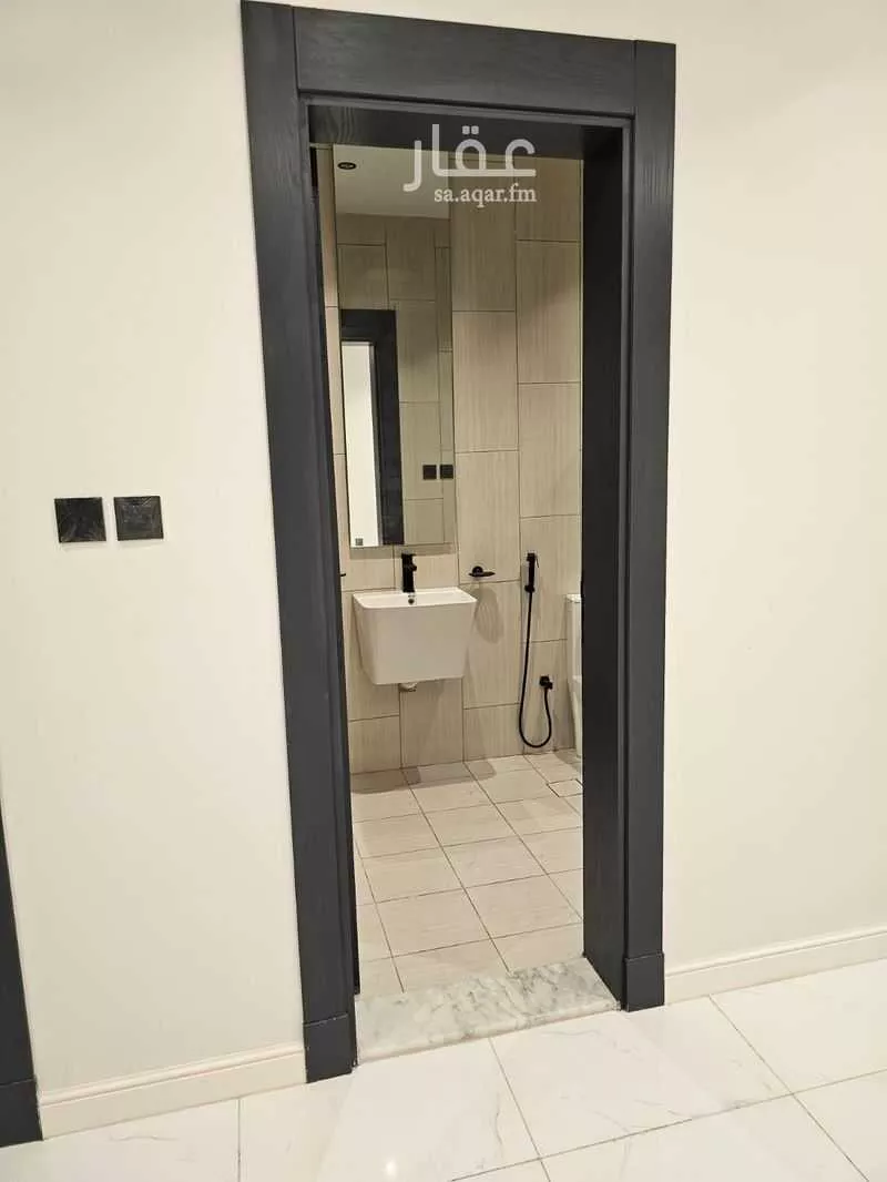 شقة 5 غرف في النزهة 8