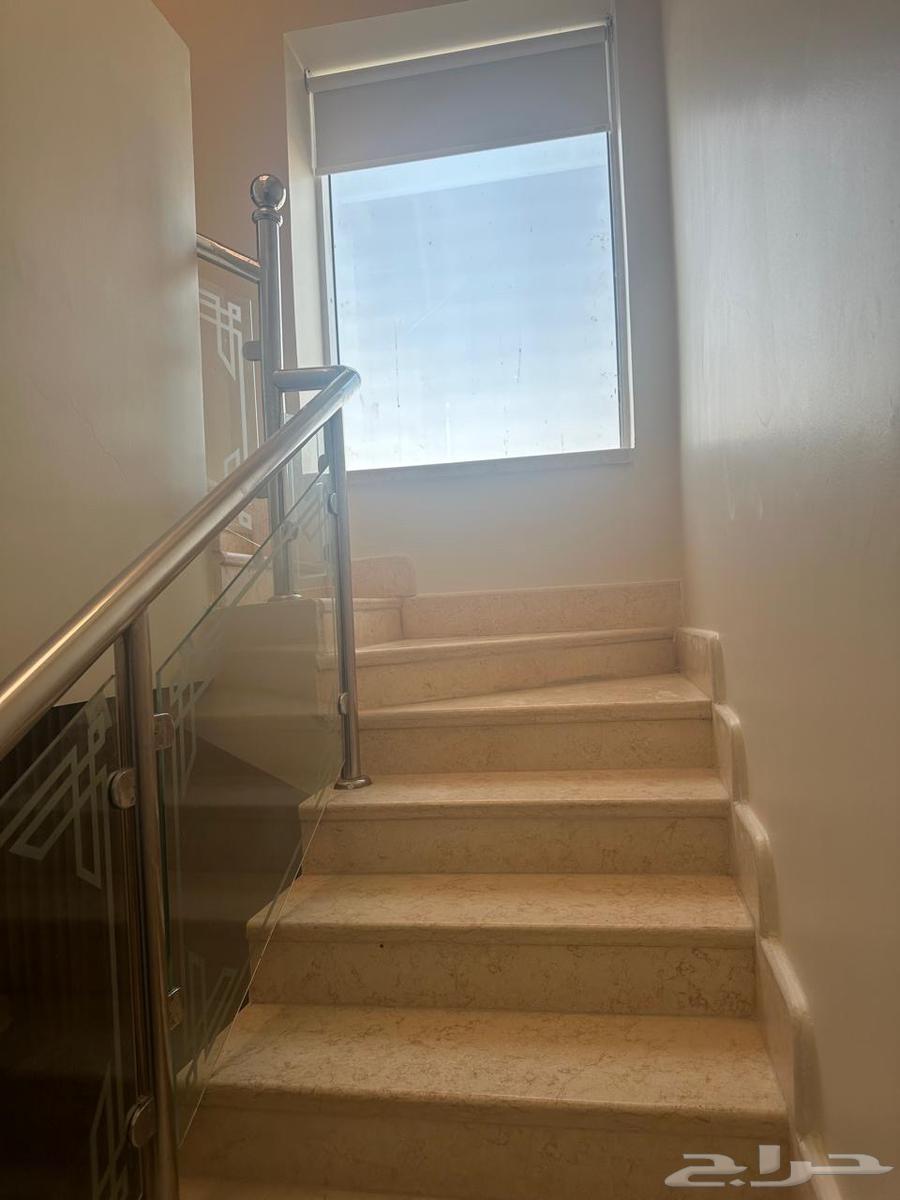 شقة 3 غرف في المغرزات 8