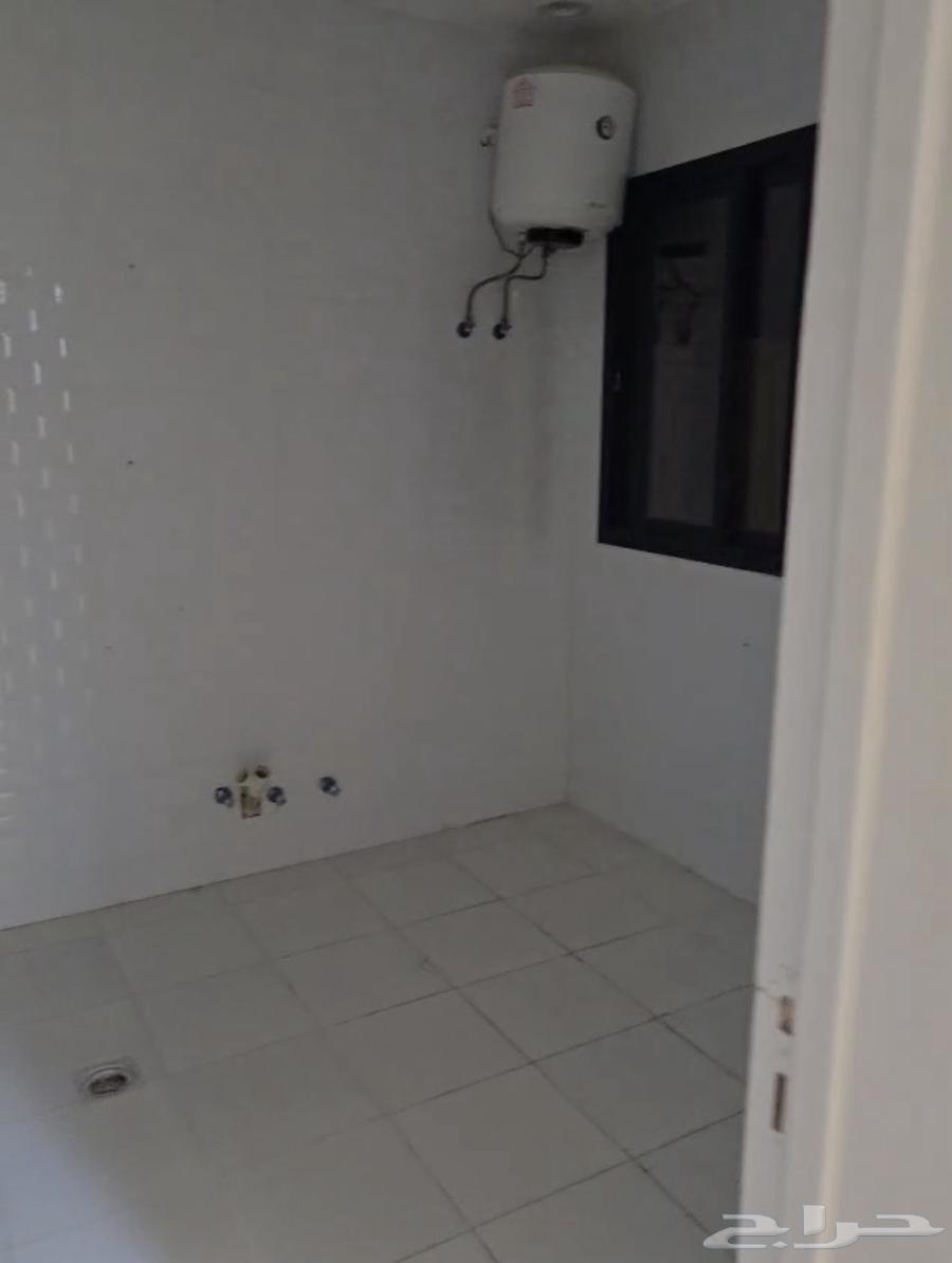 شقة 4 غرف في القادسية 8