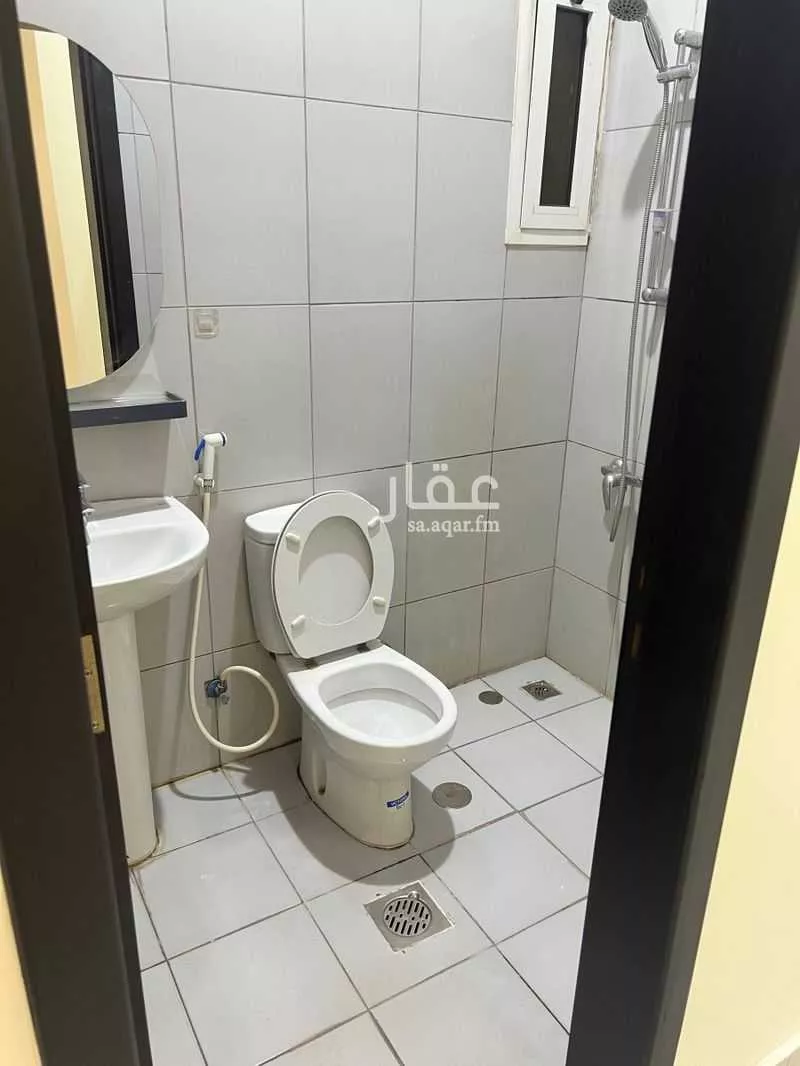 شقة 2 غرف في النزهة 4