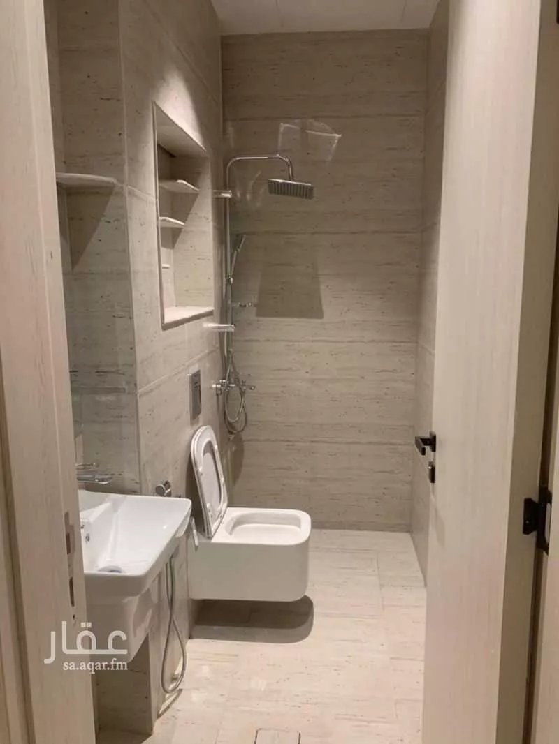 3 bedroom apartment in Al Mahdiyyah 4