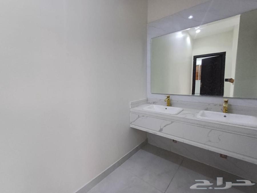 8 bedroom villa in Al Rimal 4