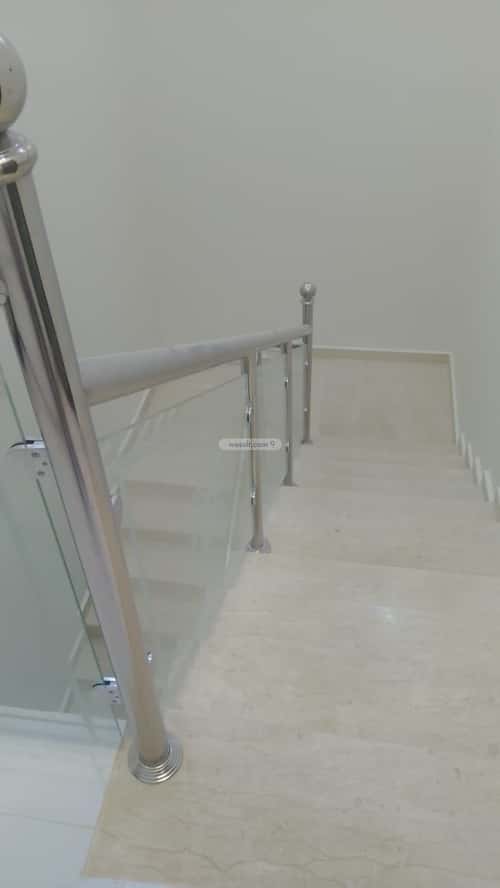 شقة 3 غرف في المرجان 4