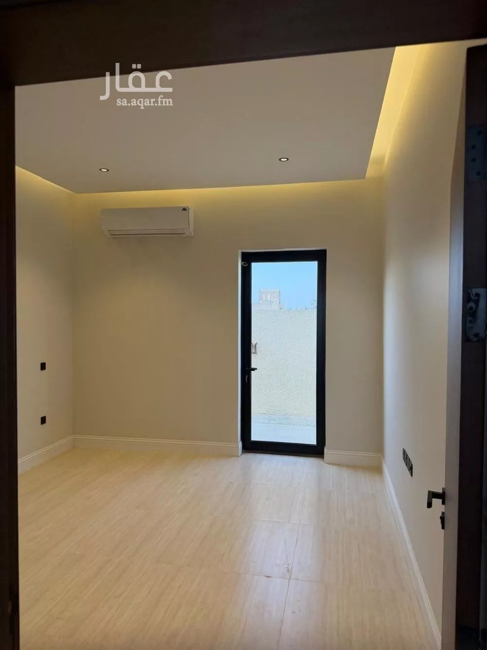 فيلا 4 غرف في العارض 4