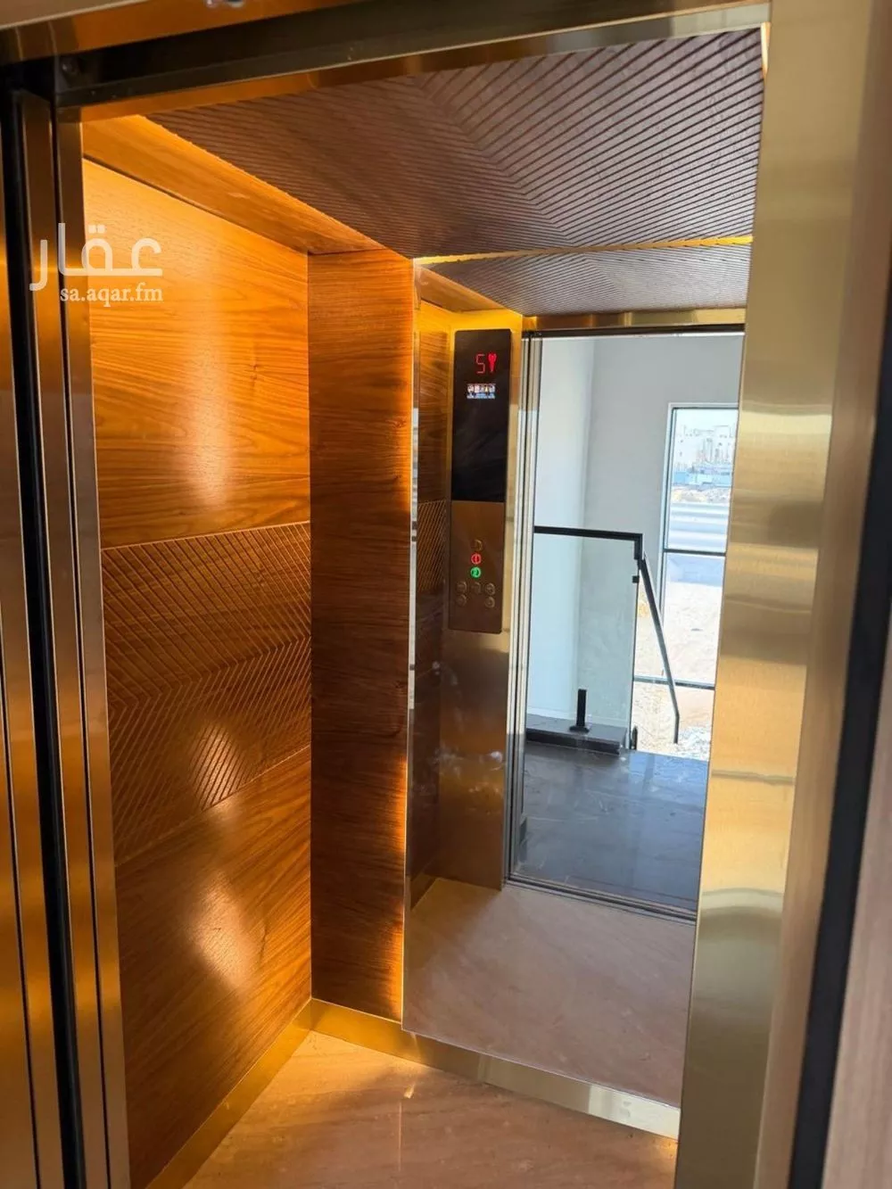 فيلا 4 غرف في العارض 10