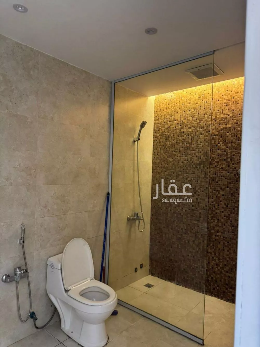 فيلا 4 غرف في العارض 17