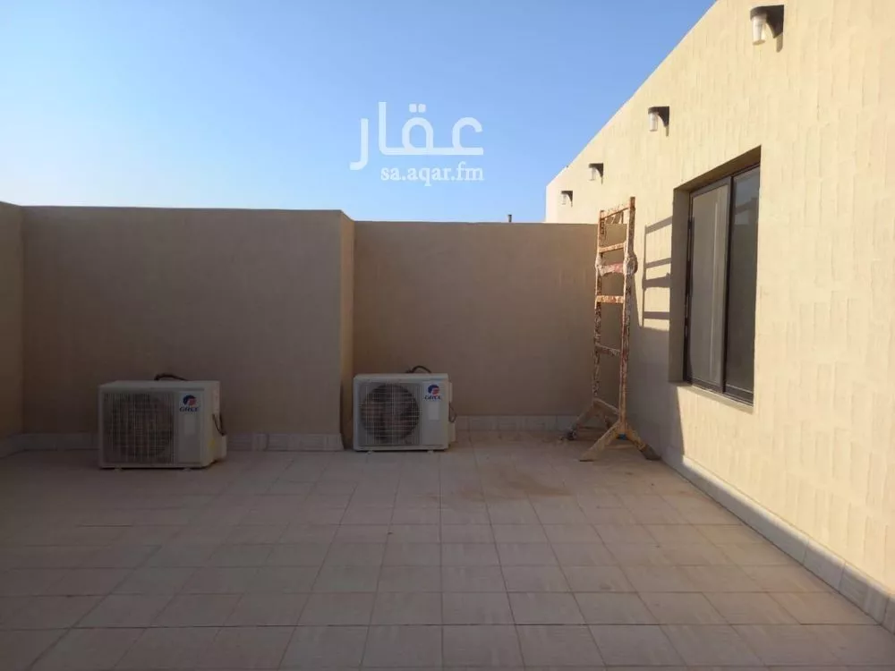 فيلا 4 غرف في العارض 5