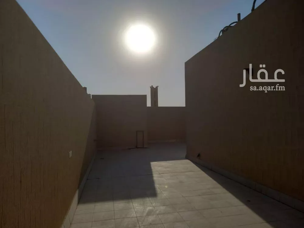 فيلا 4 غرف في العارض 7