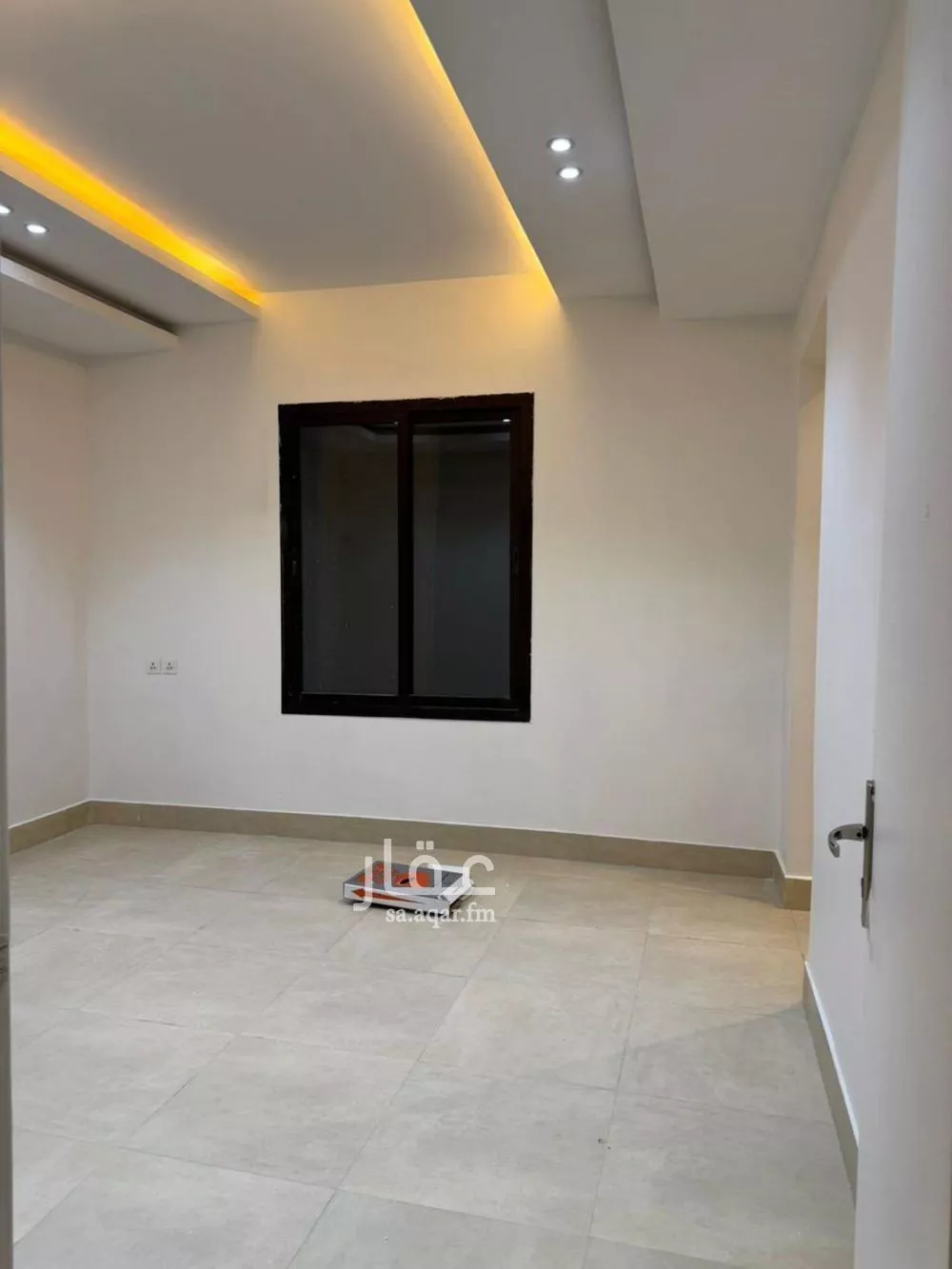 فيلا 4 غرف في العارض 8