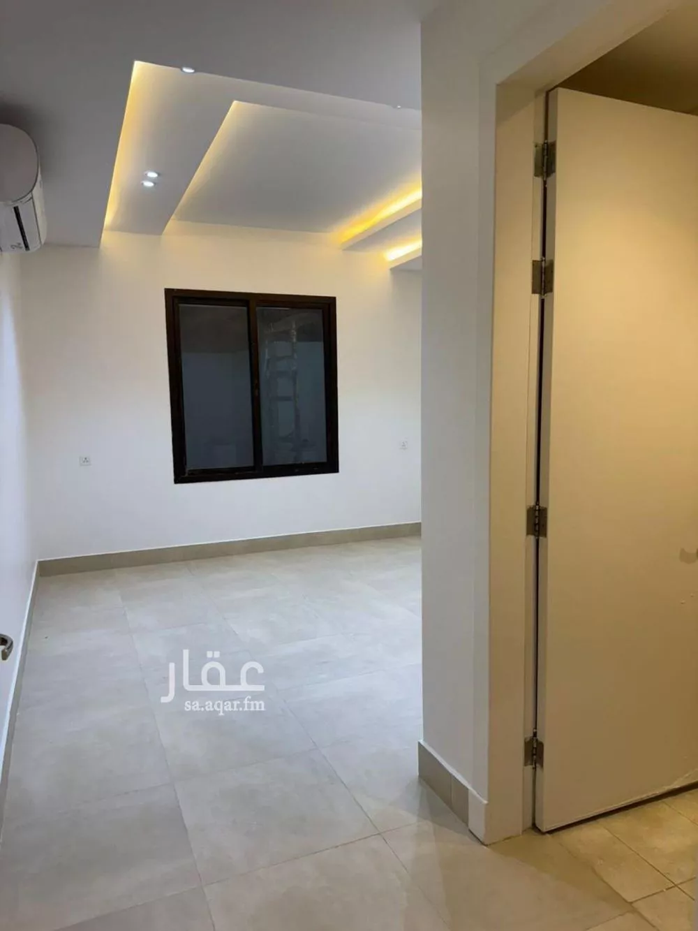 فيلا 4 غرف في العارض 9