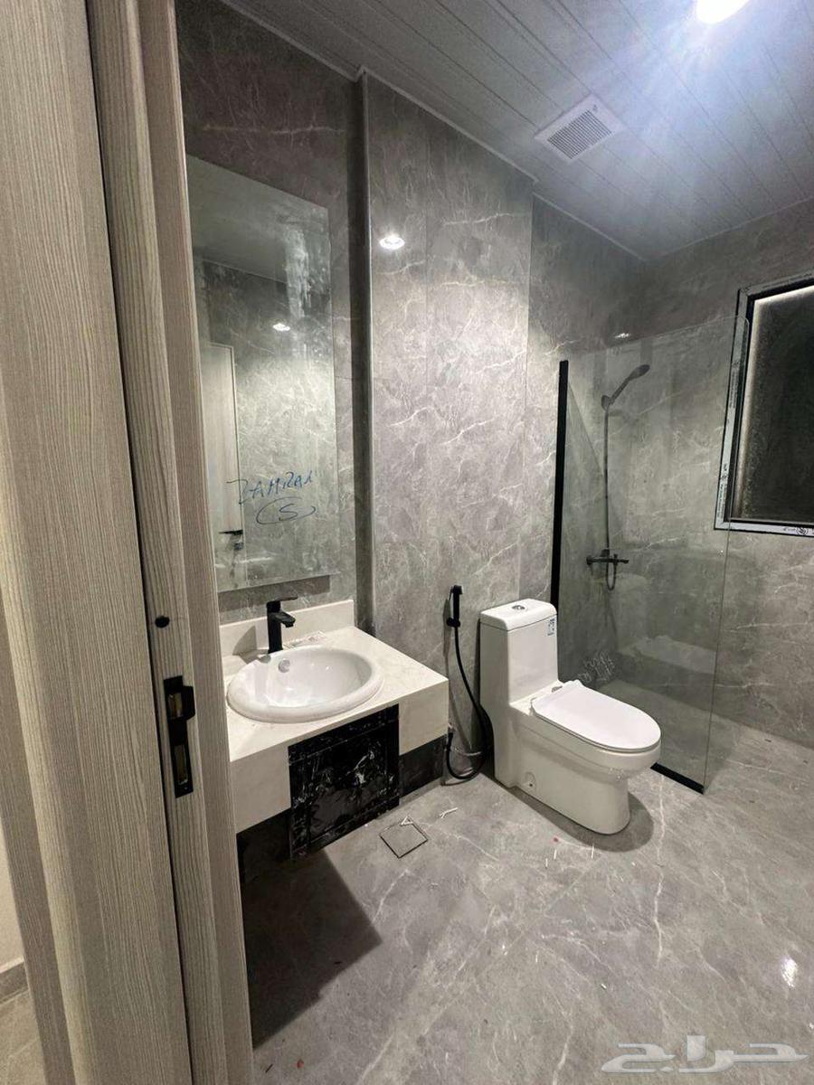 شقة 5 غرف في الحمرا 5