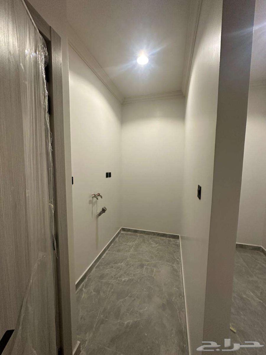 شقة 5 غرف في الحمرا 7