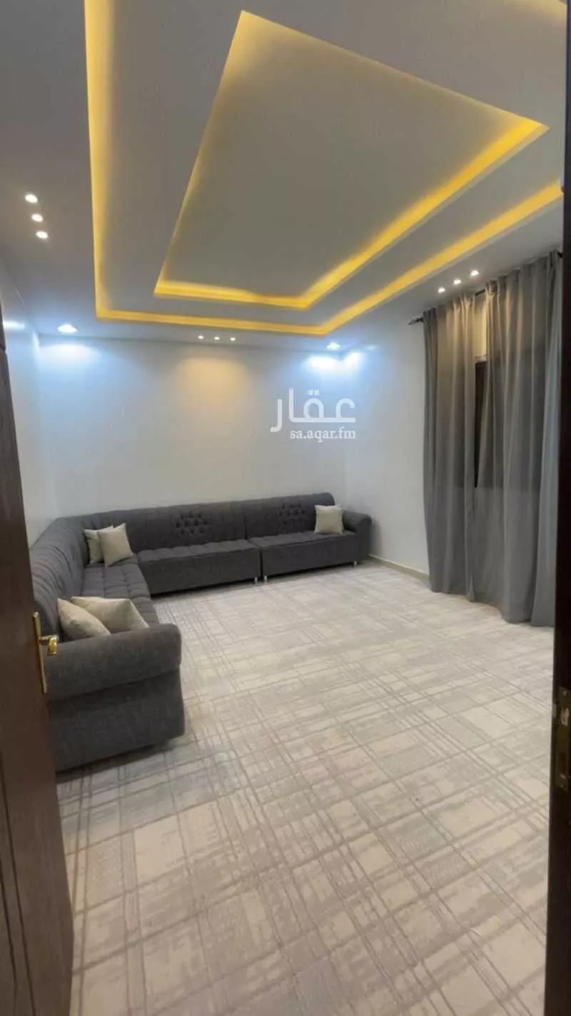 فيلا 7 غرف في القادسية 5