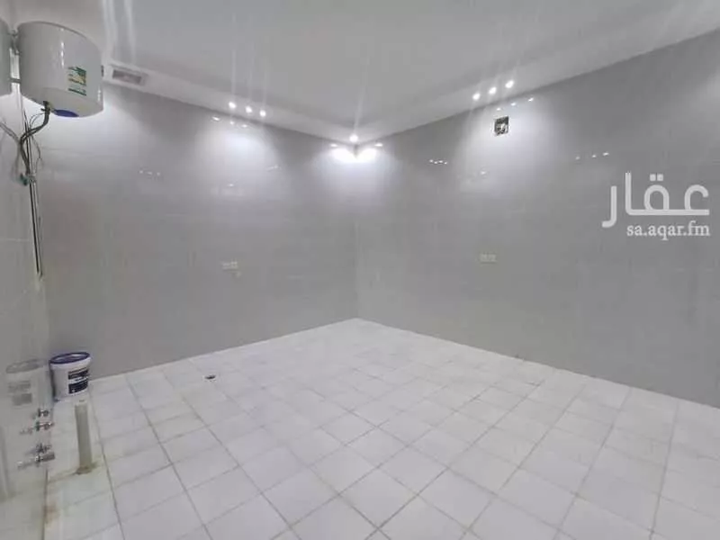 فيلا 8 غرف في الرمال 10