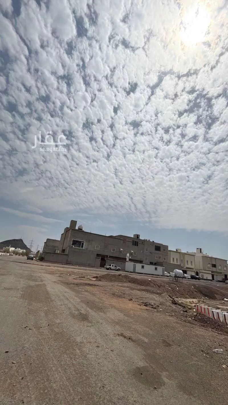 987 sqm land in Al Sakb 2