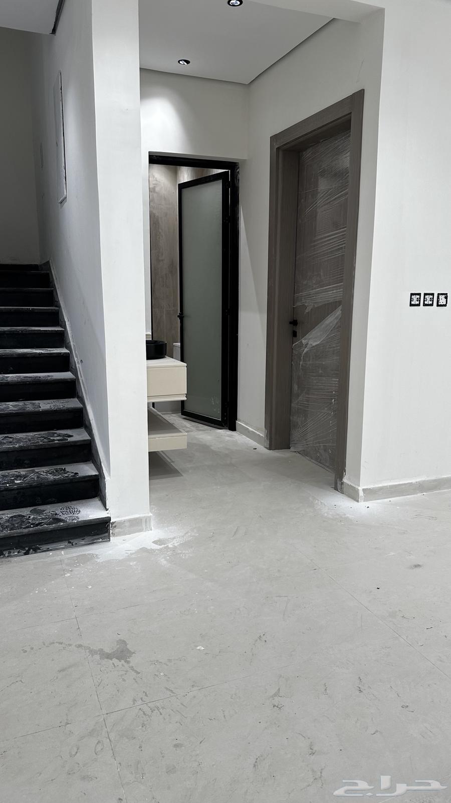 5 bedroom villa in Dahiat King Fahd 7