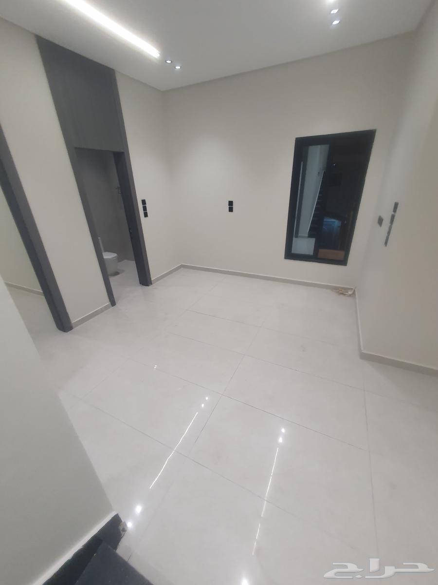 فيلا 9 غرف في احد 13