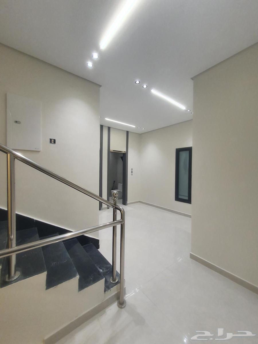 فيلا 9 غرف في احد 20