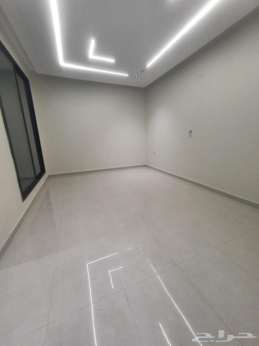 فيلا 9 غرف في احد 25