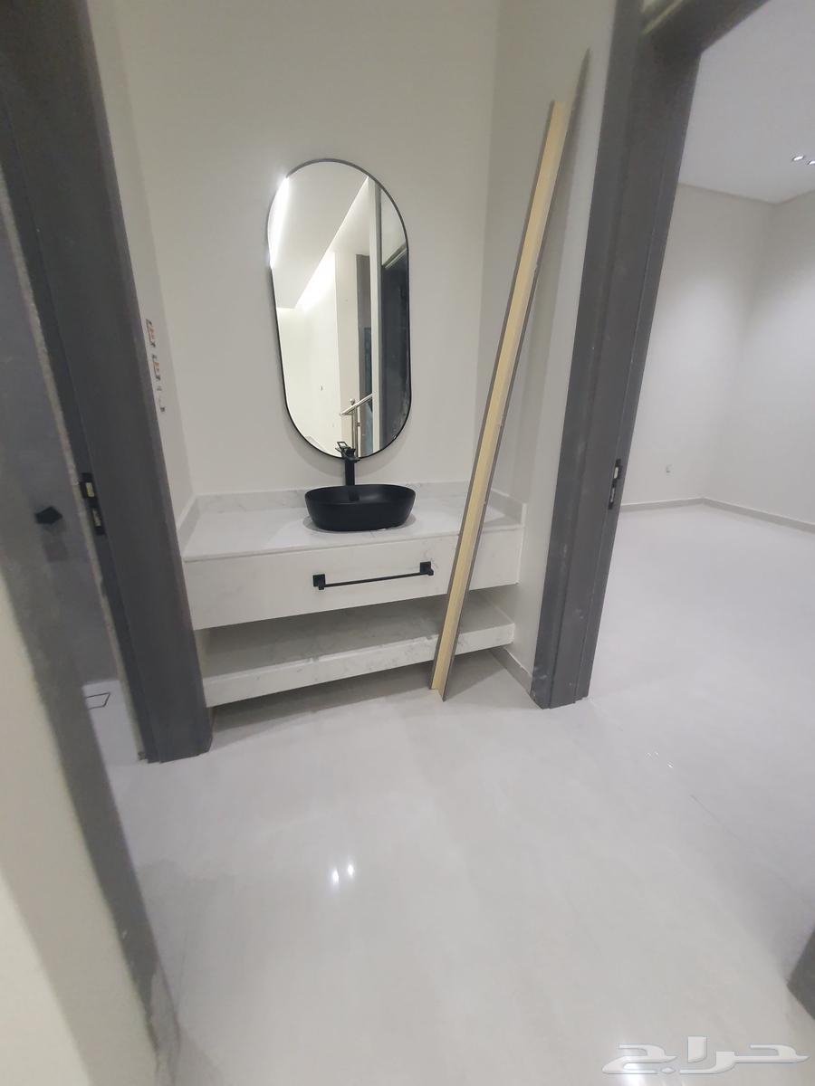 فيلا 9 غرف في احد 4