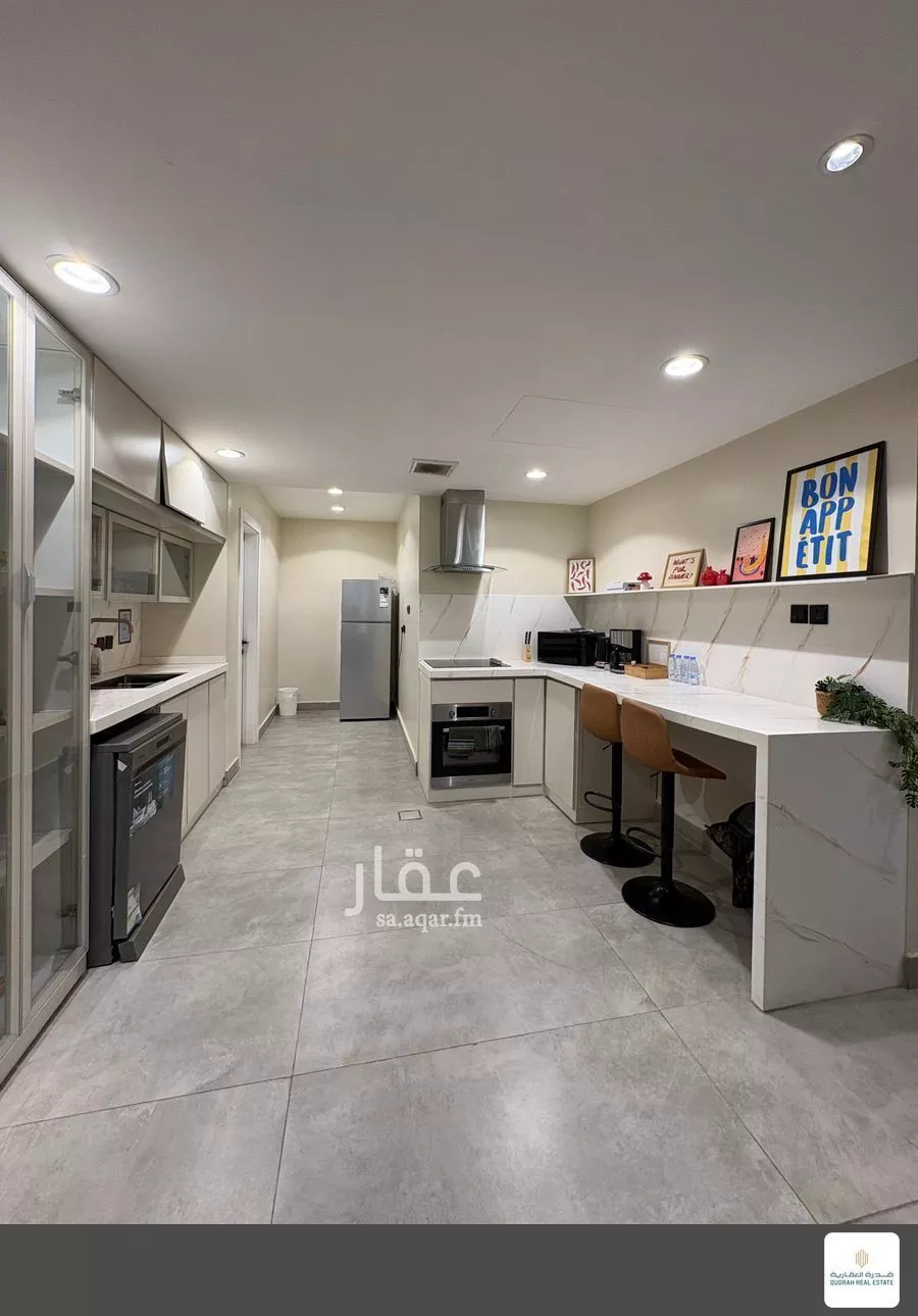 شقة 3 غرف في الملقا 4