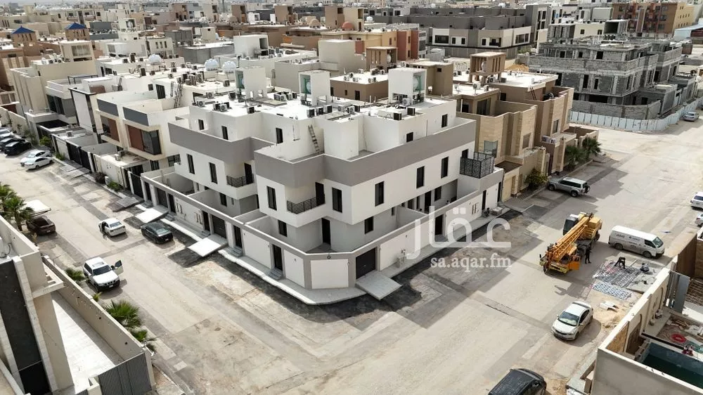 952 sqm building in Al Aridh 16