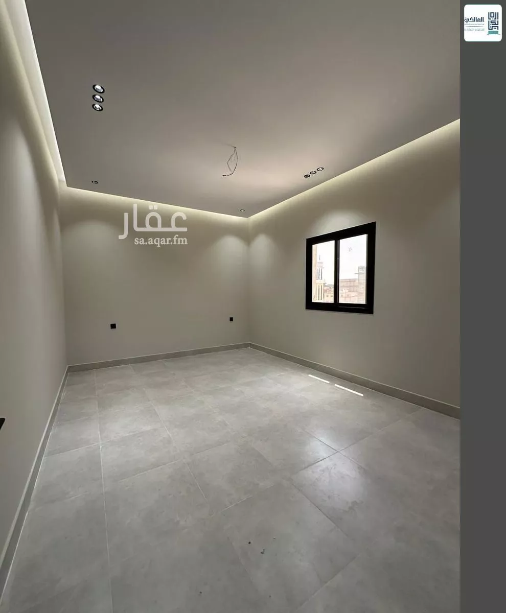 شقة 4 غرف في الروضة 10