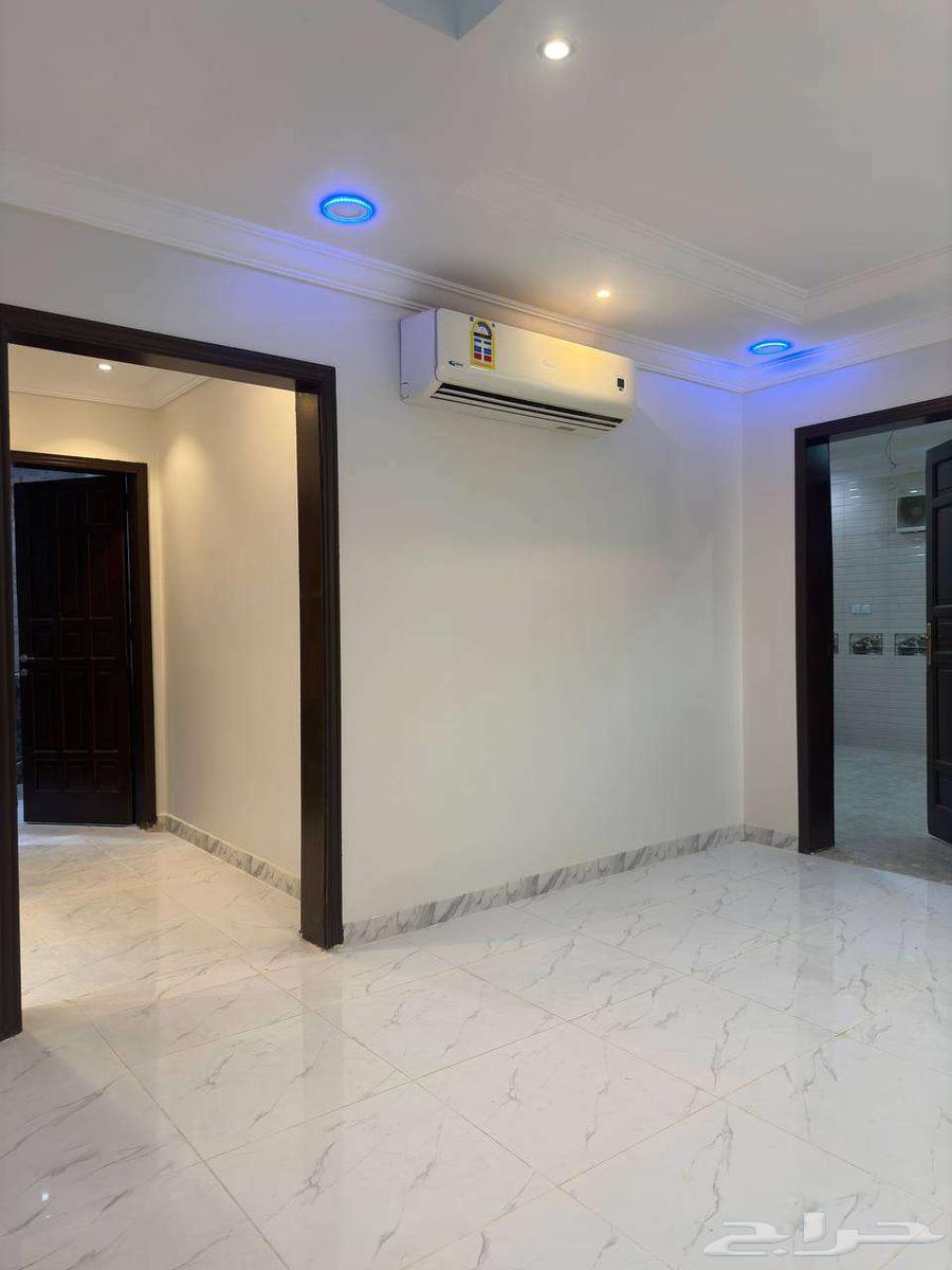 فيلا 7 غرف في العوالي 12