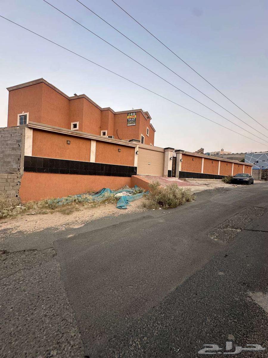 فيلا 7 غرف في العوالي 4