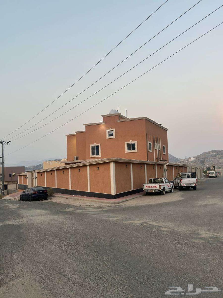 فيلا 7 غرف في العوالي 5