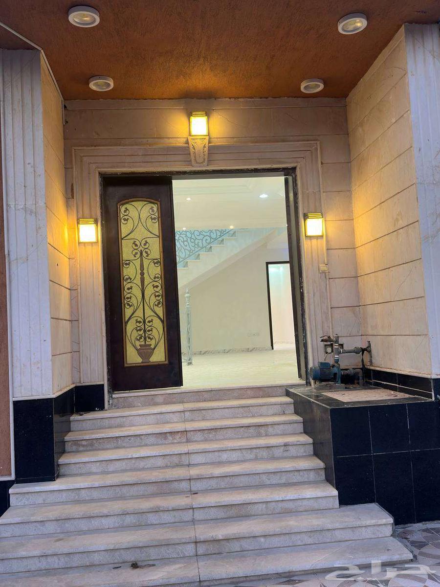 فيلا 7 غرف في العوالي 44