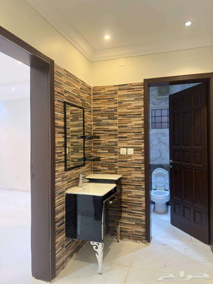 فيلا 7 غرف في العوالي 45