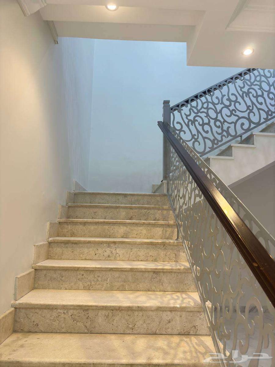 فيلا 7 غرف في العوالي 52