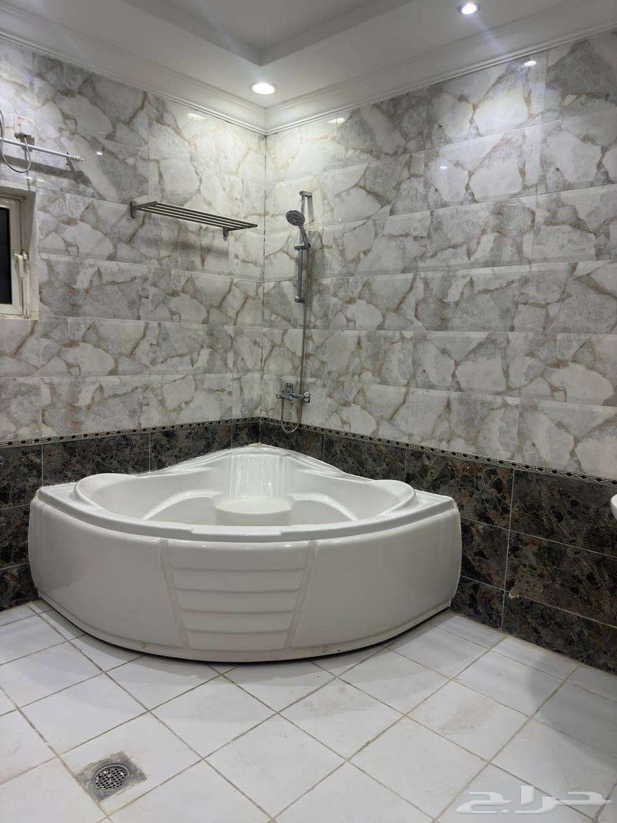 فيلا 7 غرف في العوالي 63