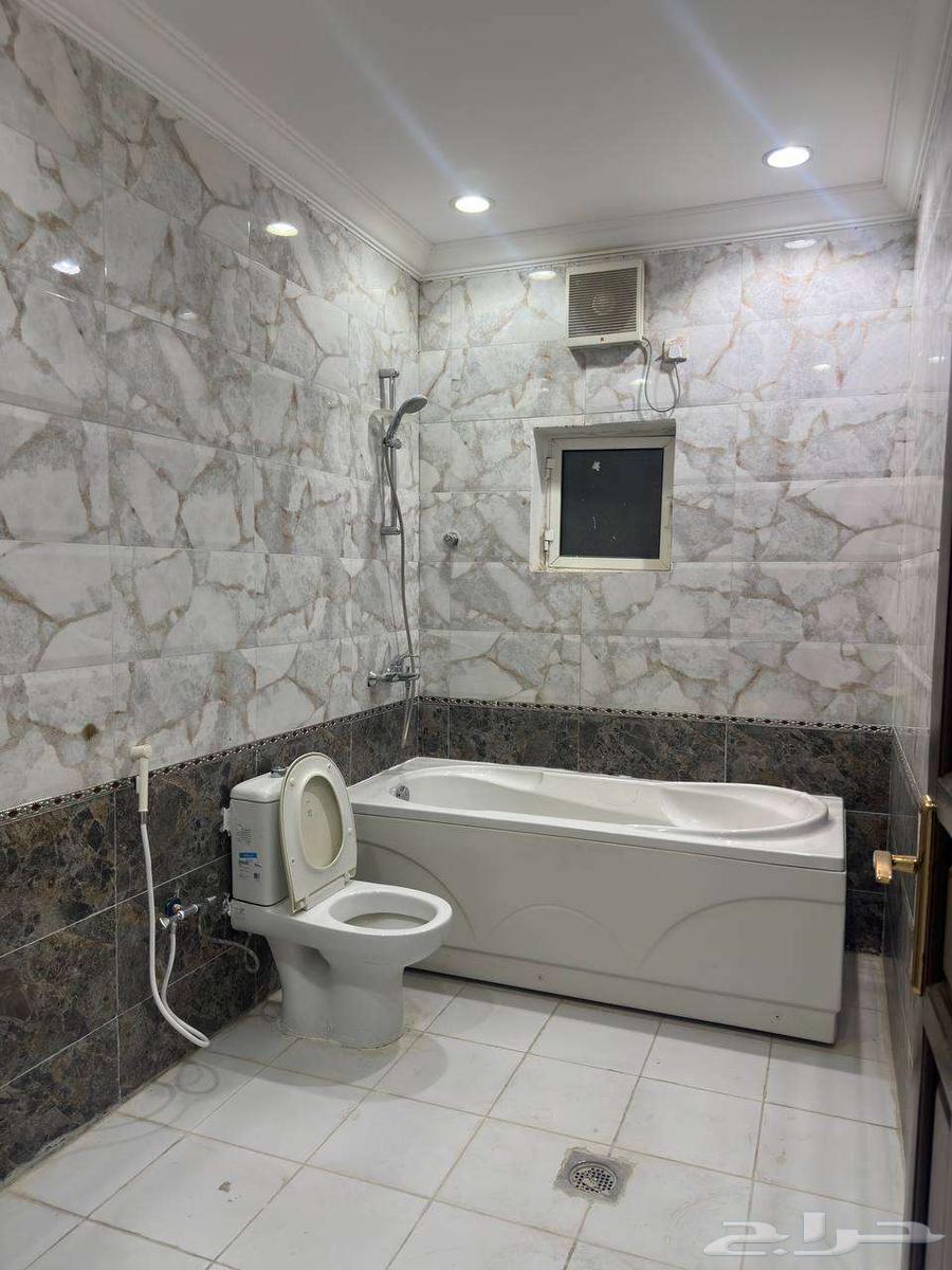 فيلا 7 غرف في العوالي 67