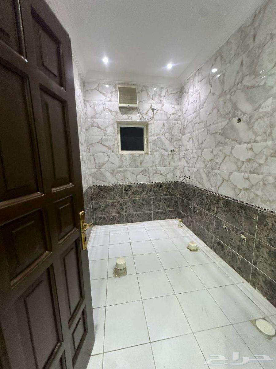 فيلا 7 غرف في العوالي 69